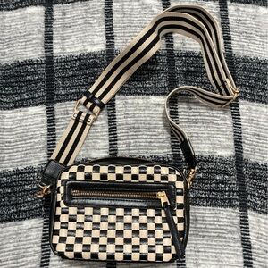 Black and Cream Checkered Camera Bag